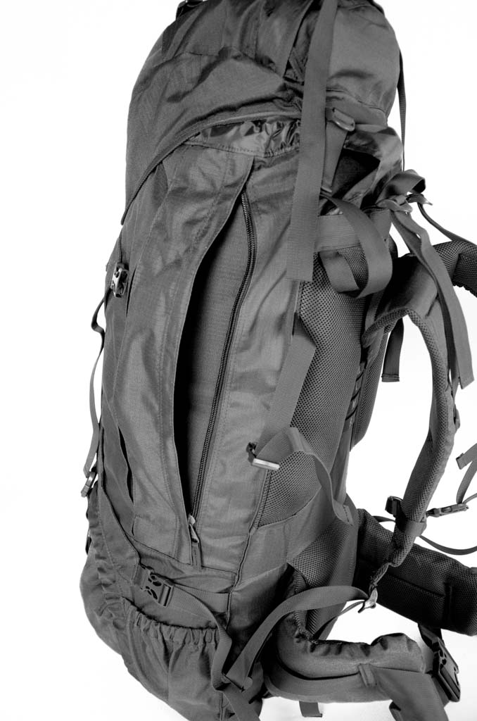 RU100 trekking backpack XX-Large 104 L black