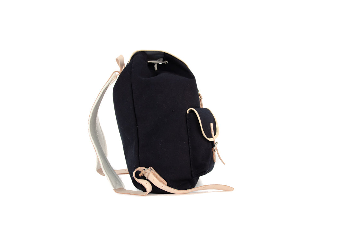 RU137 Baumwoll-Rucksack Schwarz mit hellem Besatz