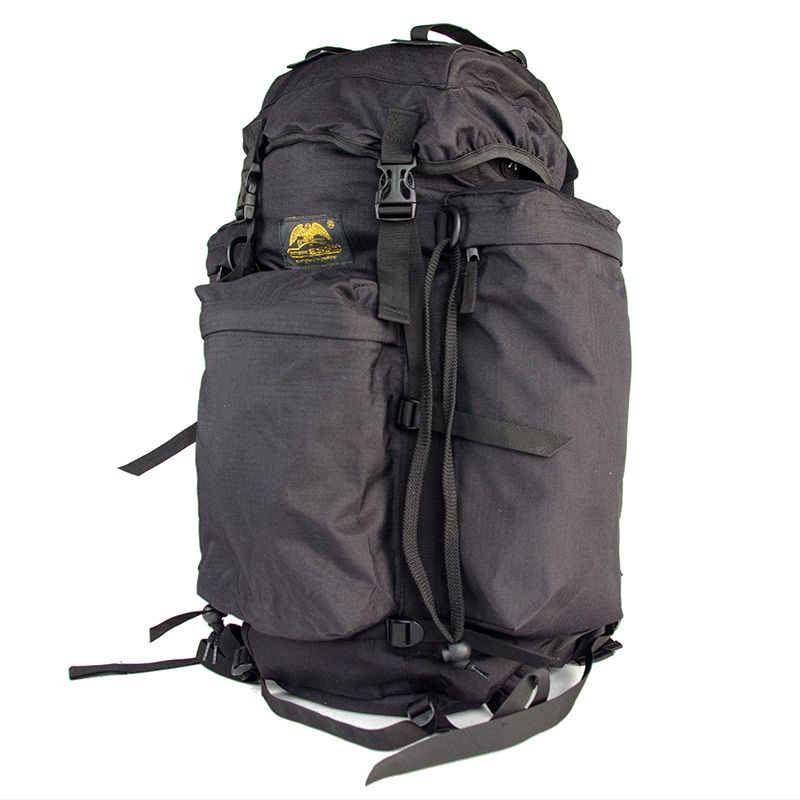 schwarzer Wanderrucksack der Firma ESSL